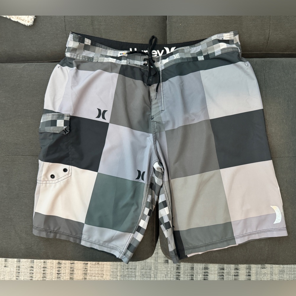 Hurley PHANTOM Board Shorts / Mens size 38